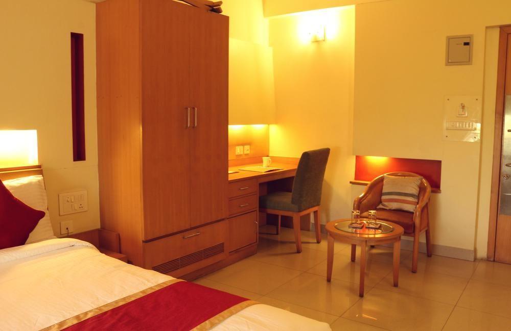 Capital O 333 Hotel Crystal Homes Bangalore Exterior foto